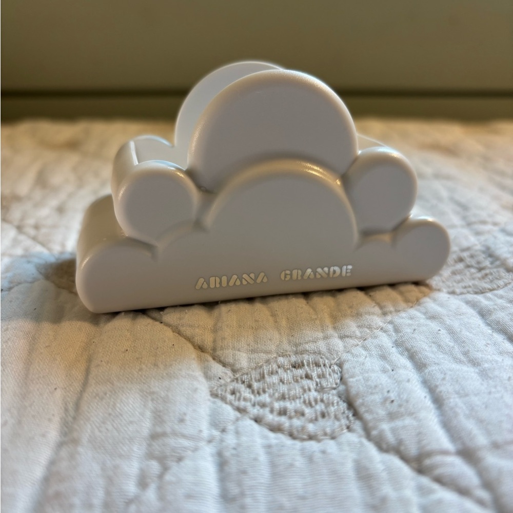 Ariana Grande Cloud Perfume Holder